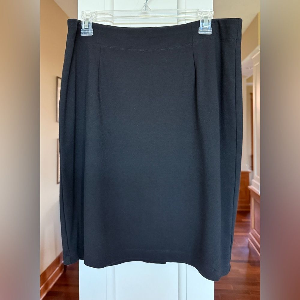Eileen Fisher Women’s LP Classic Black Women's Stretchy Comfort Waste Skirt.